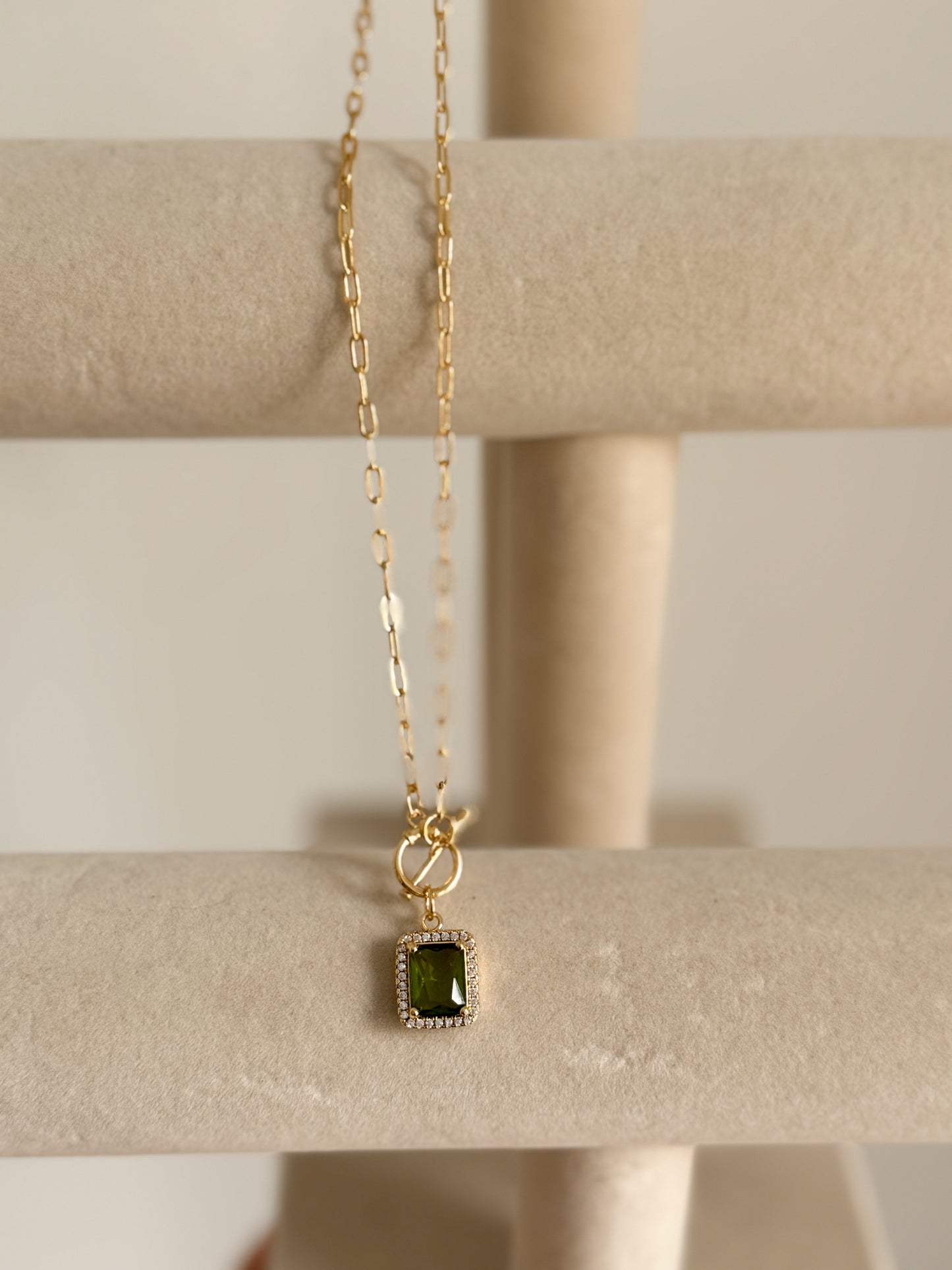 Elegant Pendant Necklace